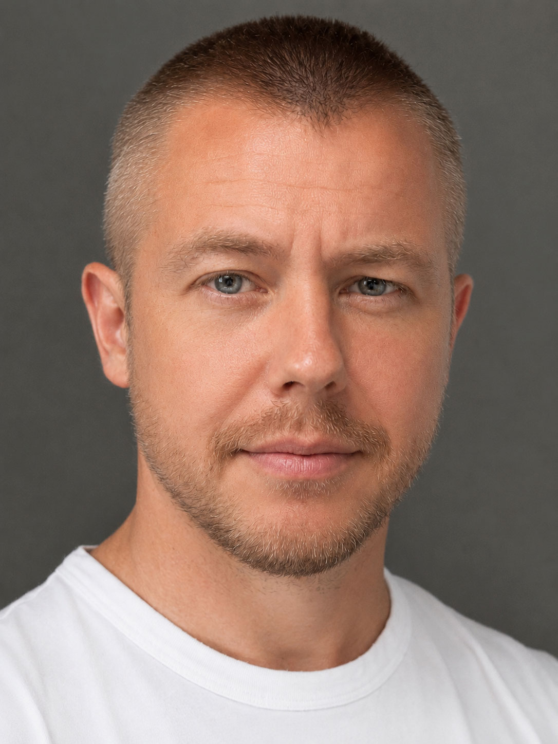 Commercial headshot of Sergéy Ulyanov